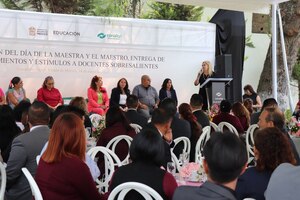 Evento Día de La Maestra y del Maestro